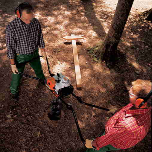 Hitachi Two Man Operated Earth Auger DA 300E, 50cc with 8 Inch Auger bit 