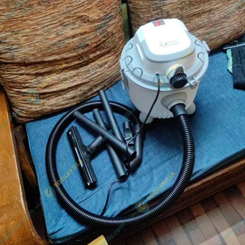 Starq 15Ltr 1000W Wet, Dry & Blower Vacuum Cleaner With All Required Accessories - 1 Year Warranty