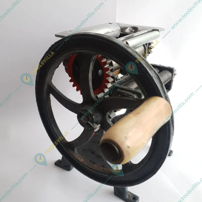 Heavy Duty Hand Operated 6.5 inch Roller Noodles Making Machine, 20 Kg/hr