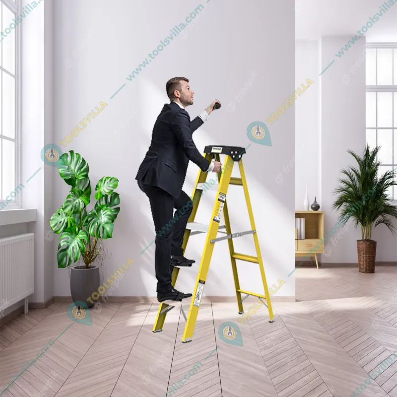 Youngman 4 Steps FRP (Fiberglass) 1.52 m Single Sided Self Supporting Ladder Including Tool Storage Platform at The Top