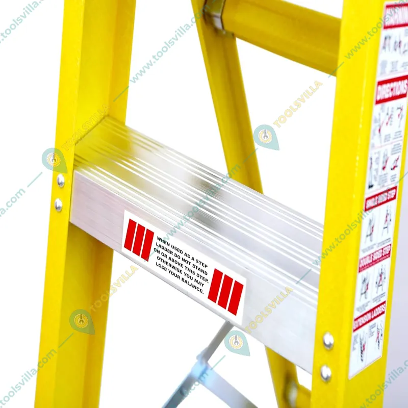 Youngman 4 Steps FRP (Fiberglass) 1.52 m Single Sided Self Supporting Ladder Including Tool Storage Platform at The Top