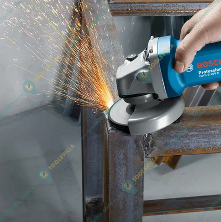 Bosch 4 inch (100 mm) Professional Angle Grinder 670 W & 12000 RPM (GWS 600)