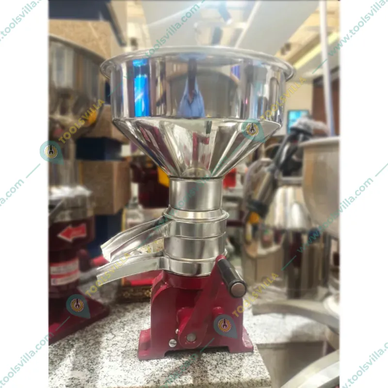 Made in India RS-7 Hand Operated Milk Cream Separator Machine 60 LPH MS Body With 5 Litre Tank Capacity
