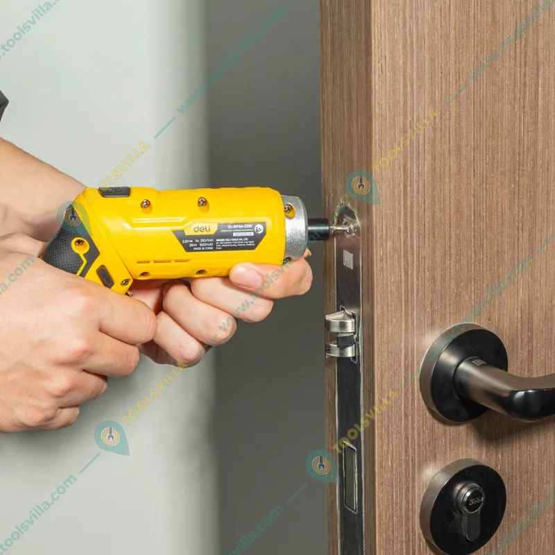 Deli 1/4 Inch 3.6V Lithium-Ion Cordless Screwdriver with Accessories (DL-DP04-E2B1)
