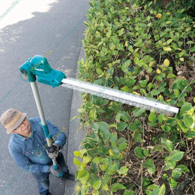 Makita DUN461WZ, 18V Battery Operated Pole Hedge Trimmer of 460mm Blade Length