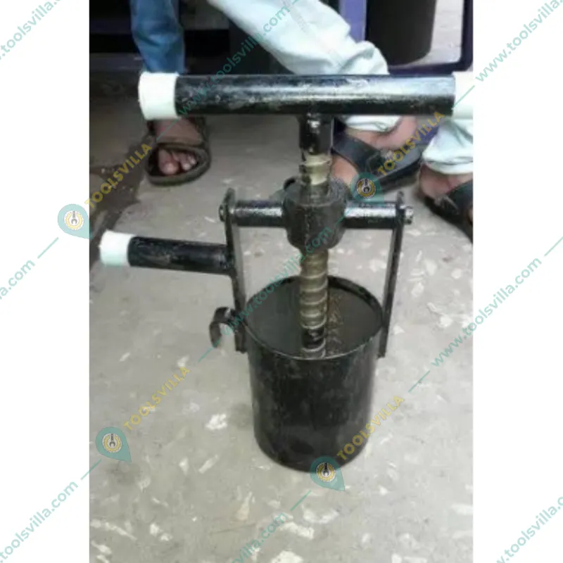 Manual Namkeen Bhujia Machine 5 Inch , 50 Kg/Hr with 2 Pattern Discs