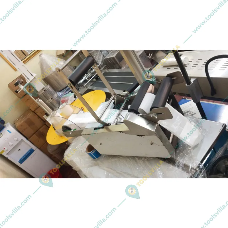 Semi Automatic Round bottle Labeling, Model No. MT-50 