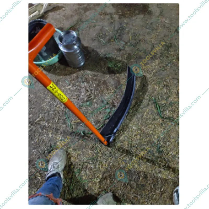 Heavy Duty Scythe With 23 Inch Blade For Harvesting Grass or Crops